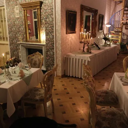 B&B Hotel Domaene Neu Gaarz Hotel 2*