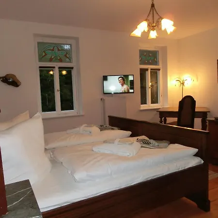 Hotel B&B Hotel Domaene Neu Gaarz 2*