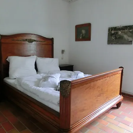 Hotel B&B Hotel Domaene Neu Gaarz 2*
