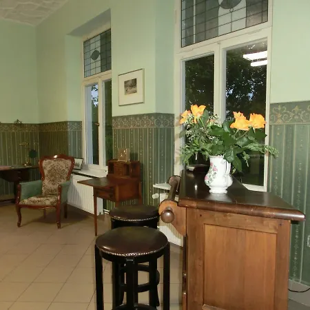 Hotel B&B Hotel Domaene Neu Gaarz 2*