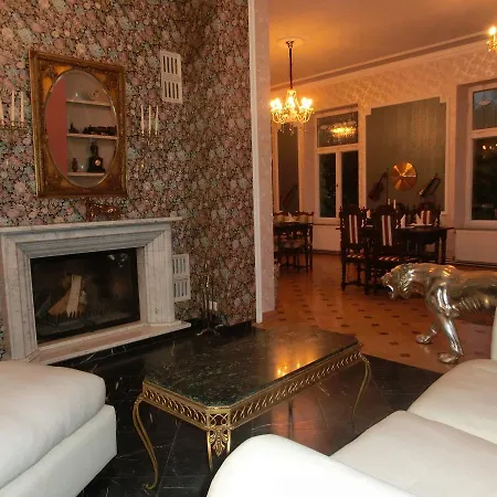 Hotel B&B Hotel Domaene Neu Gaarz 2*