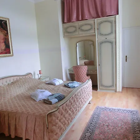 Domane Neu Gaarz Hotel