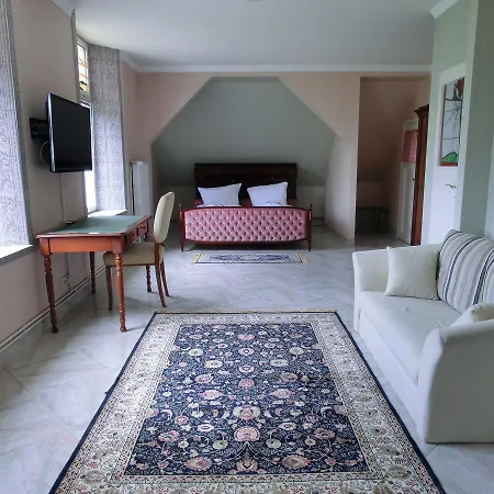 Domane Neu Gaarz Hotel