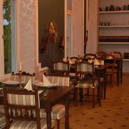 Hotel B&B Hotel Domaene Neu Gaarz 2*