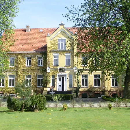 Hotel B&B Hotel Domaene Neu Gaarz 2*