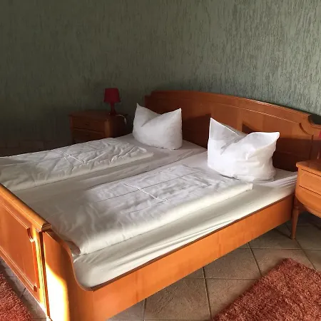 Domane Neu Gaarz Hotel 2*